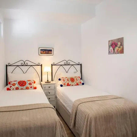 Sunny Terrace & Mountain Views Apartment Mijas