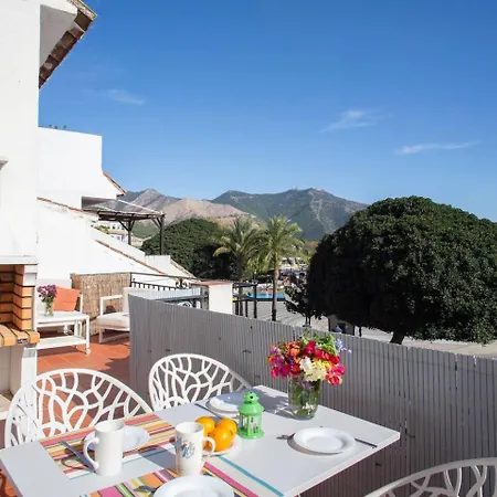 Sunny Terrace & Mountain Views 米哈斯